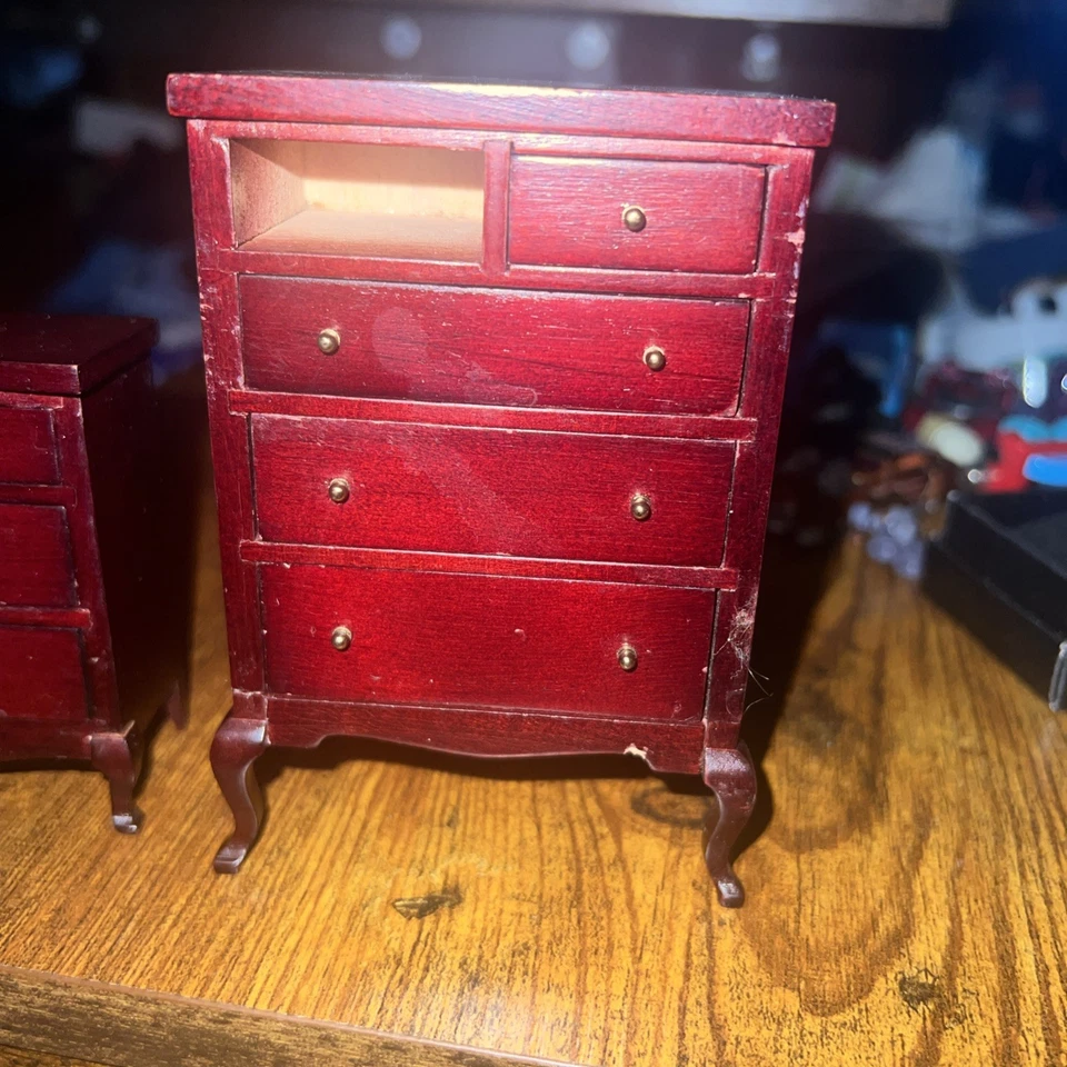 Cómoda victoriana de caoba de colección hecha a mano para casa de muñecas reina Ana Foto 2 de 4