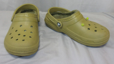 EUC DESIGNER CROCS CASUAL OUTDOOR SLIPON GREEN SHOES SIZE MEN'S 5 WOMEN'S 7