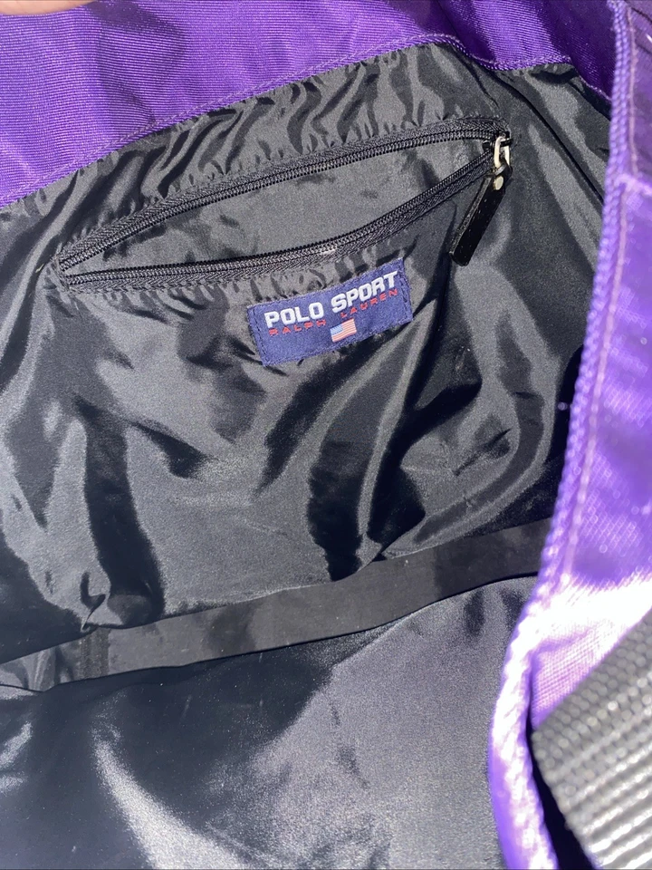 Bolso Polo Vintage Ligeramente Usado En Excelente Estado, Es Púrpura Y Bonito Talla Foto 3 de 3