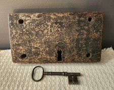 Cerradura de caja grande antigua de madera y hierro, cerradura de borde con llave de trabajo