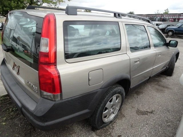 (LOCAL PICKUP ONLY) Windshield Glass Sedan Without Rain Sensor Fits 01-09 VOLVO  Foto 3 de 4