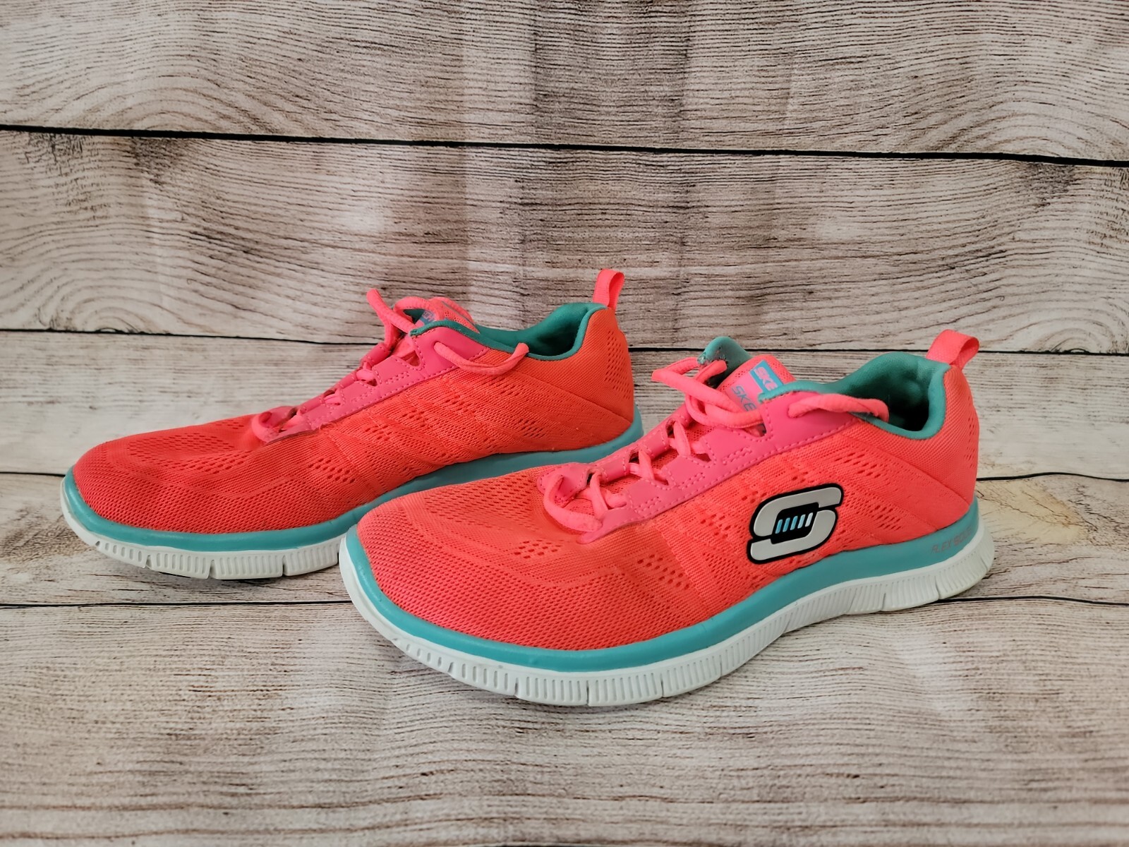 skechers stretch knit shoes
