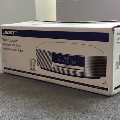 Bose Wave Music System CD Player AM/FM Radio With Remote Original Box (CD Skips)