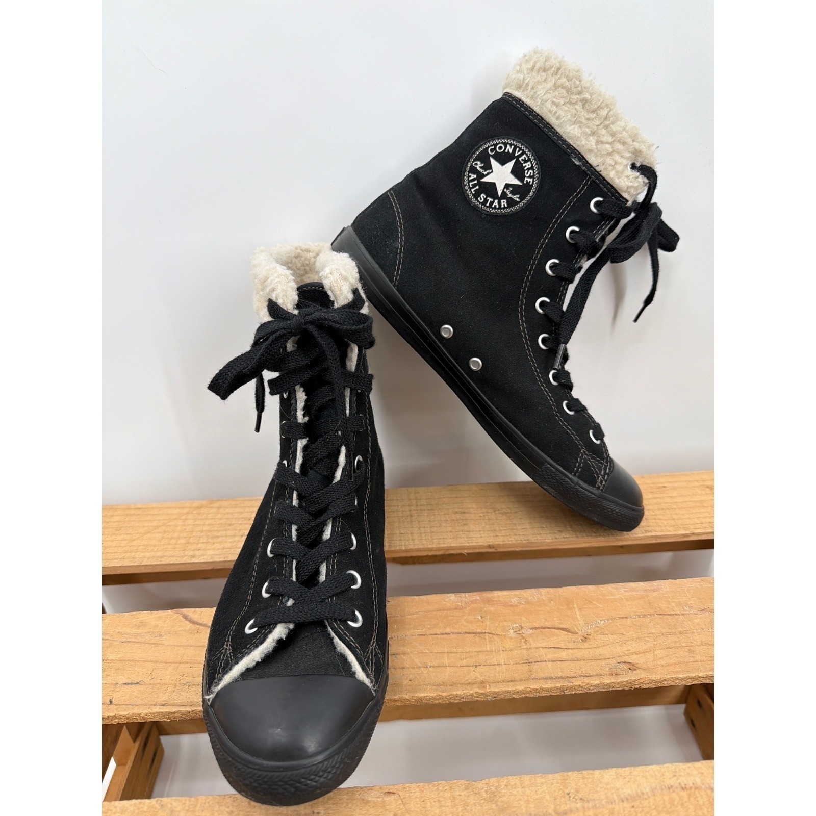 Converse Chuck Taylor All Star Sherpa Lined Black Suede Boots Sneakers Womens 9