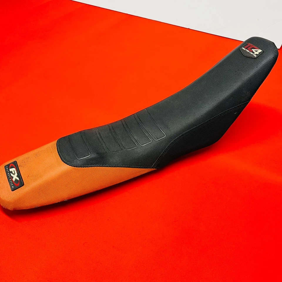 CUBIERTA COMPLETA ASIENTO PASO KTM 450 FX TC4 ORIGINAL OEM KTM 450 XCF SXF EXC 2007-2009 Foto 4 de 4