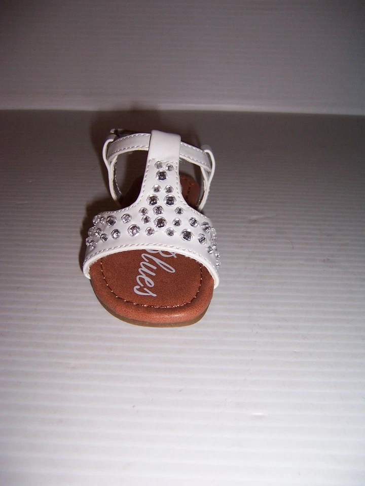 SANDALIAS PARIS BLUES LIL SELDA NIÑA BLANCA CON GEMAS VARIAS TALLAS ¡NUEVAS! Foto 2 de 4