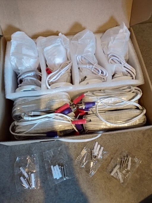 SWANN SMART SECURITY SYSTEM 8-PACK CAMERA KIT (NO DVR) SWDVK-845808WL - INCOMPLE - Image 3 of 4