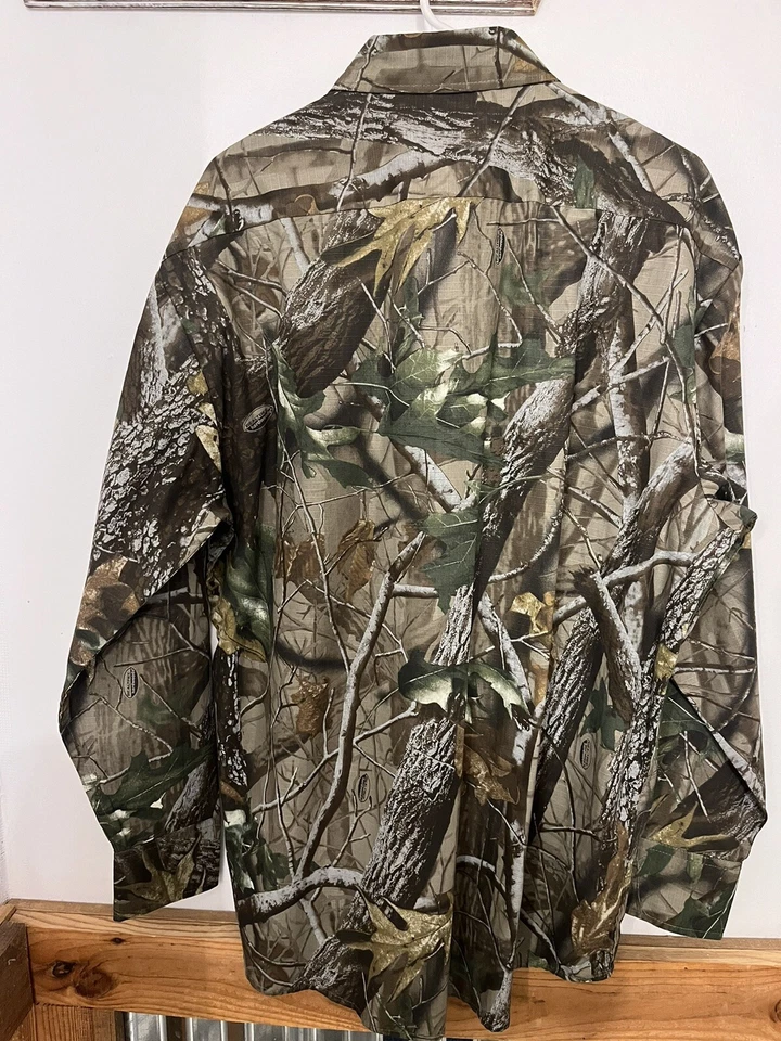 Men's L 42-44 Outfitters Ridge Real Tree Camo Button Up Long Sleeve Shirt - Image 2 of 4