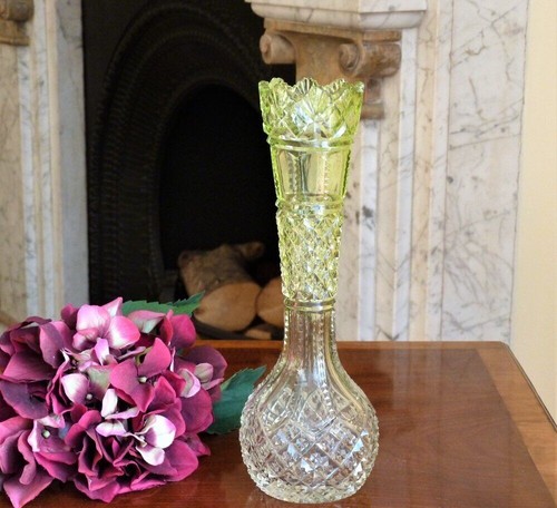 Antique Vaseline pearline glass vase cut glass - Picture 7 of 7