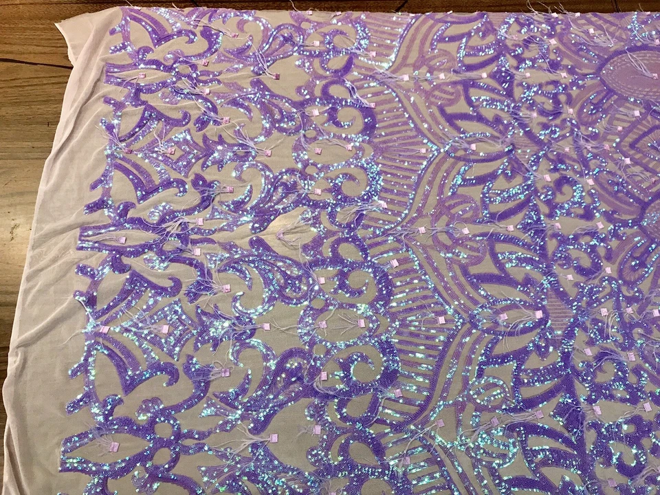 LANTEJOULAS DE PENAS IRIDESCENTES DE LAVANDA EM MALHA ELÁSTICA 4 VIAS-PROM-BY YARD - Imagem 2 de 4