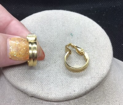 Vintage Gold Tone Costume Unique Design Hoop Clip Earrings E090