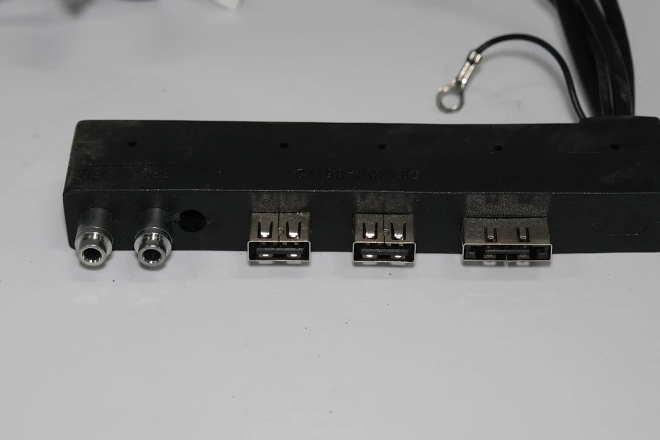 ANTEC ISK300-65 FRONT PORT ASSEMBLY 2 X USB AND 1 X ESATA PORTS PLUG PANEL - Image 2 of 4