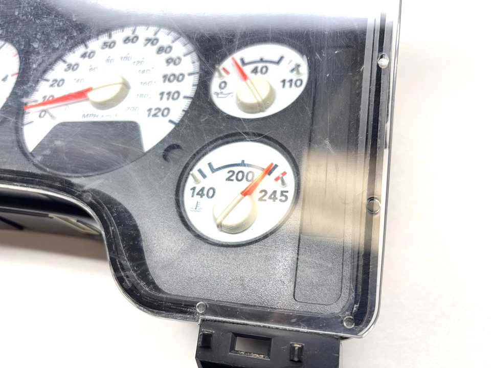 Velocímetro, cuadro de instrumentos, Ram 2500 3500 2006 5,9 L diésel con cerraduras eléctricas Foto 3 de 4
