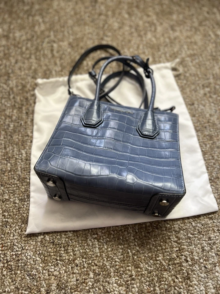 Pre-Owned-Michael Kors Mercer Crocodile Print Crossbody Strap Bag Denim Blue - Image 3 of 4
