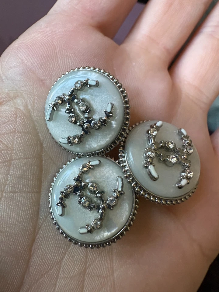 3 CHANEL Silver White Pearlescent CC Logo Buttons 18mm - Image 4 of 4