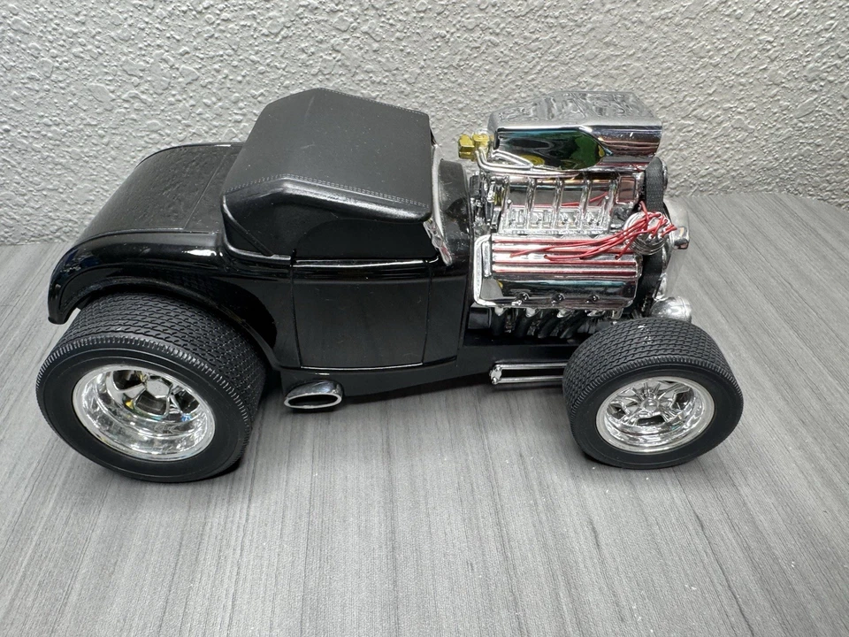 33 Ford Coupe Black Muscle Machine 1:18 scale Model Car - Image 4 of 4