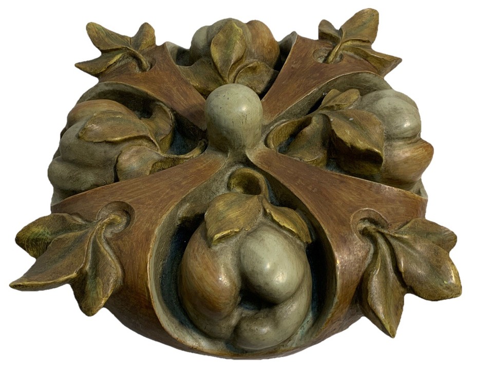 Design Toscano Hand Crafted European Style Apples in Carvings Resin