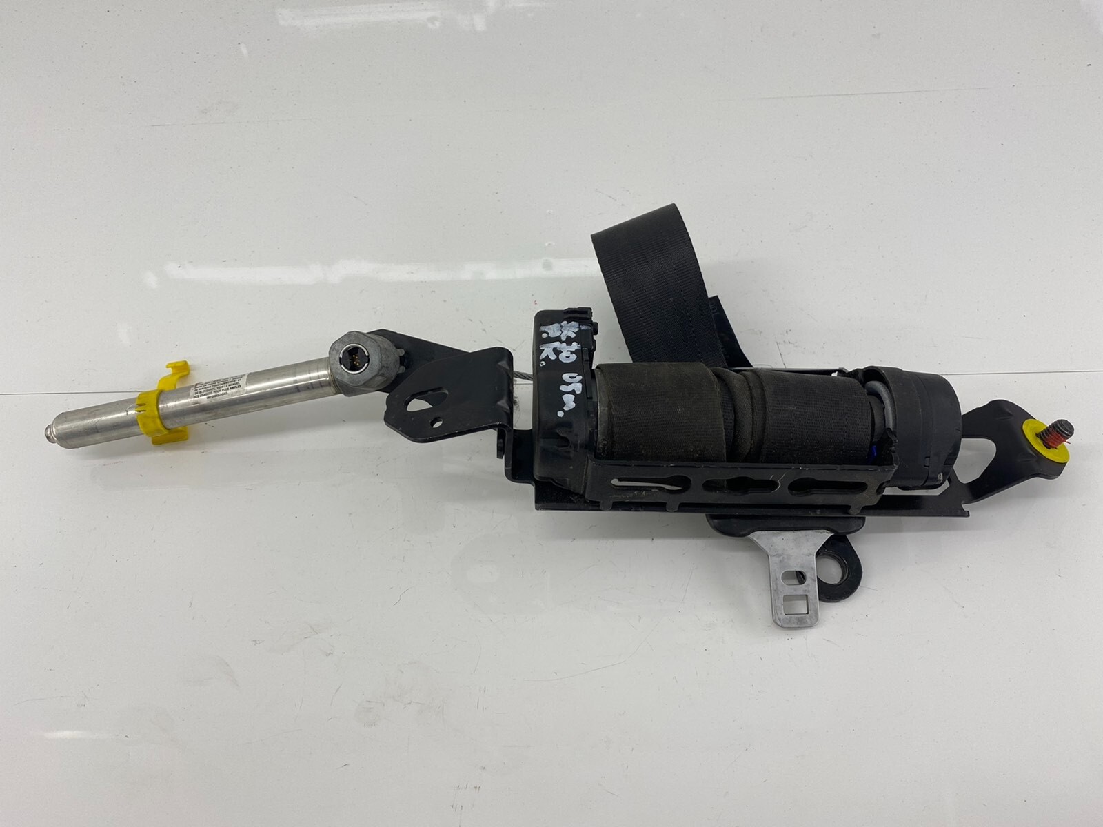 Volvo S60 Front Left Passenger Side Seat Belt 30661907 for sale 