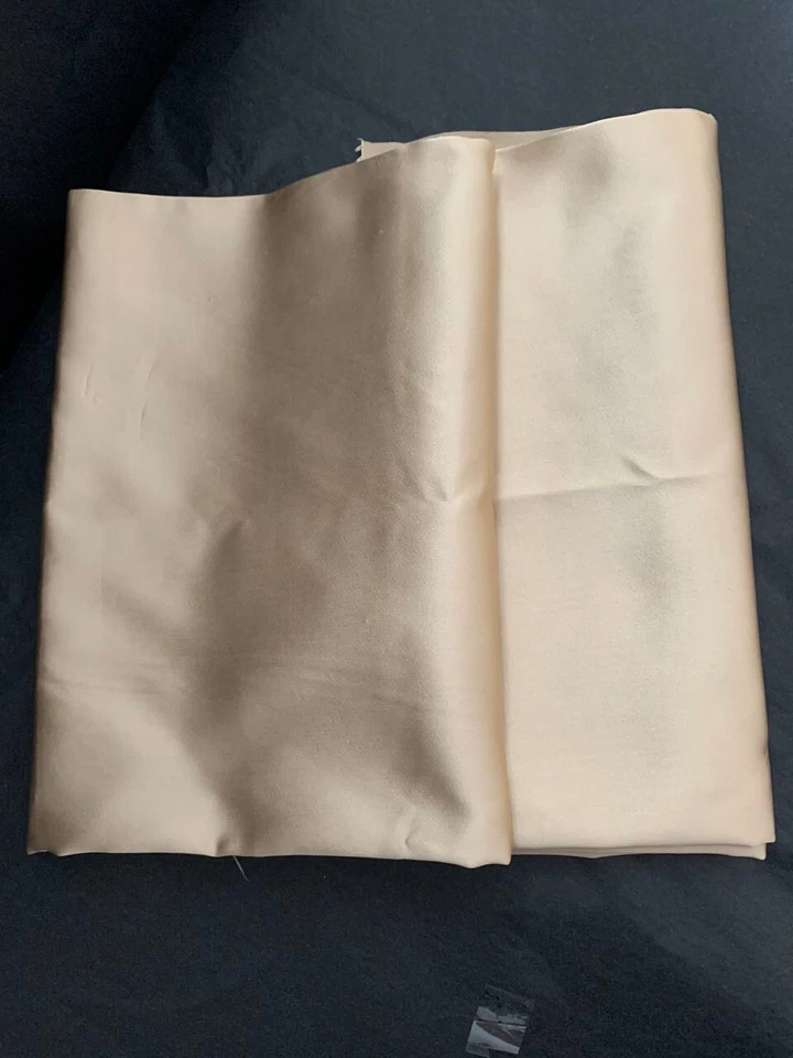 Coupon  damas de soie épais beige 110x117 cm fabrication lyonnaise - ameublement - Photo 2/4