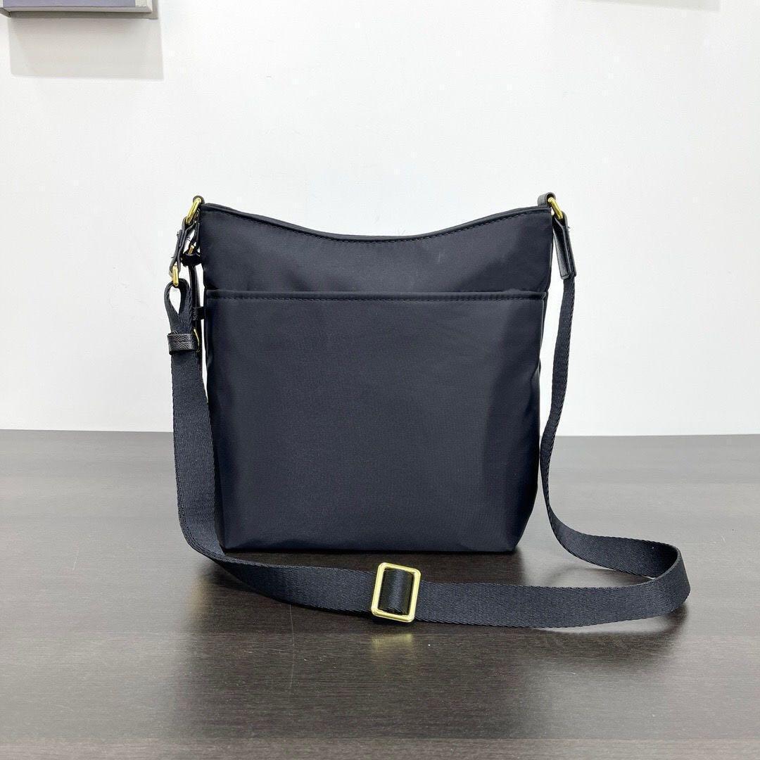 ショルダーバッグ・ポシェット ^MCLANEE^ Tyler shoulder bag tyler Tumi Voyageur Tyler Crossbody Black Gold Bag for sale online