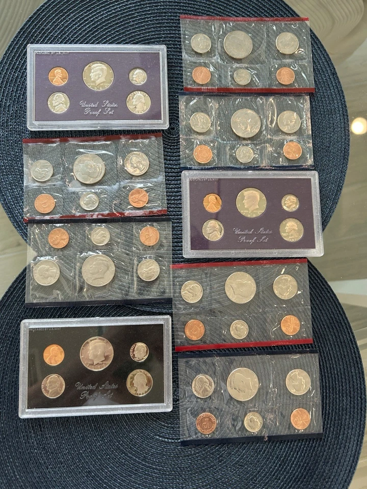 United States proof sets 1983, 1985,1986 Uncirculated coin sets  1984,1985, 1986 - Image 2 of 3