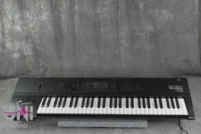 Korg 01/W FD Music Workstation Synthesizer in Very Good Condition