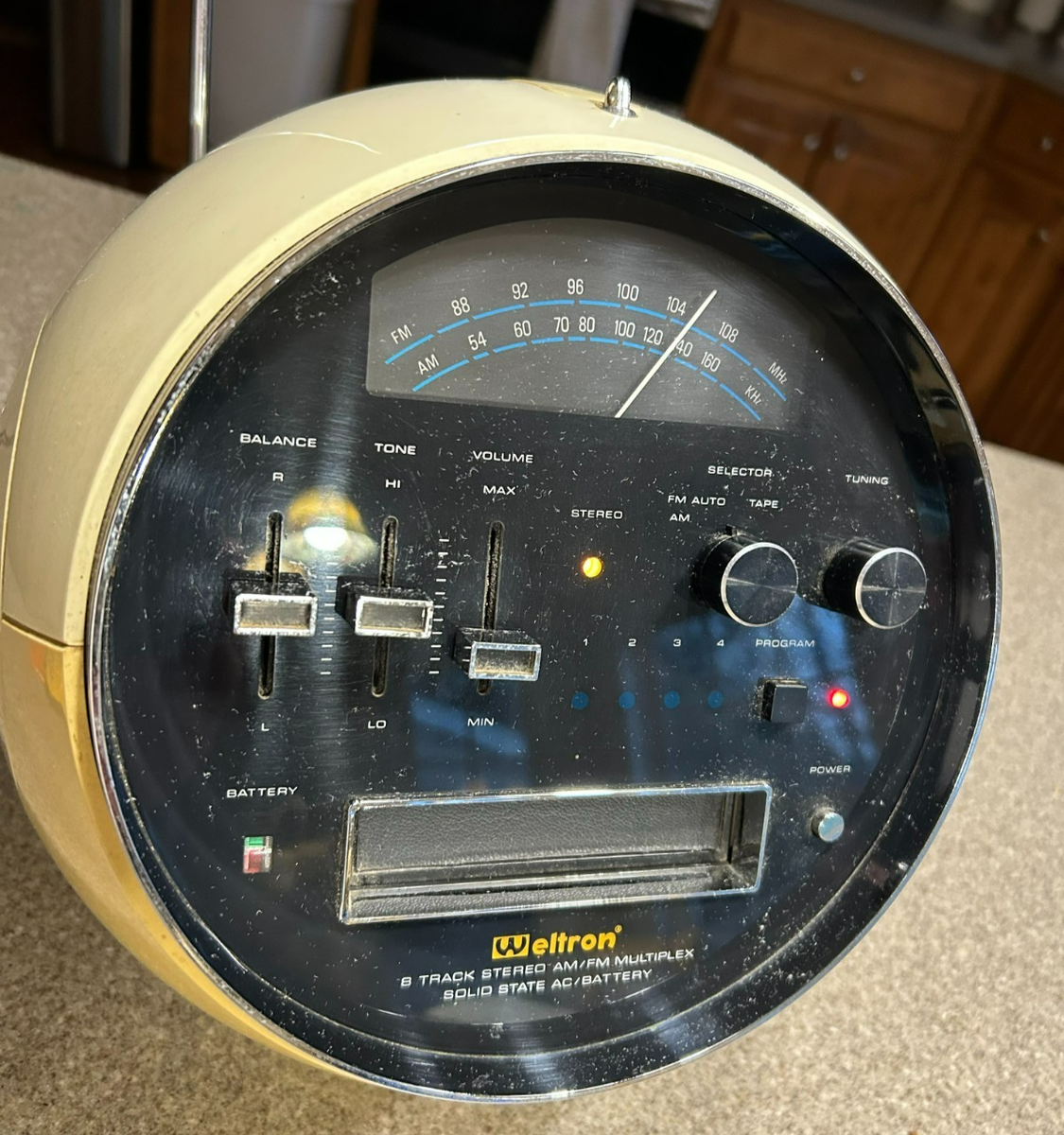 Vintage Weltron 2001 Space Ball 8 Track Player AM/FM Radio Space