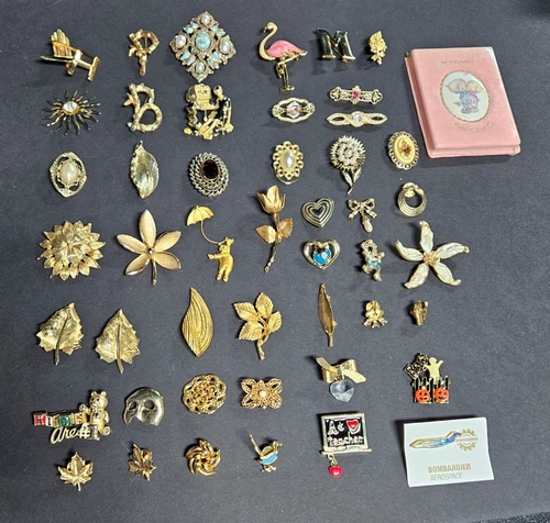 Large 48 pc Lot Gold Toned Costume Jewelry Brooch / Pins a scarf clip vtg - mod