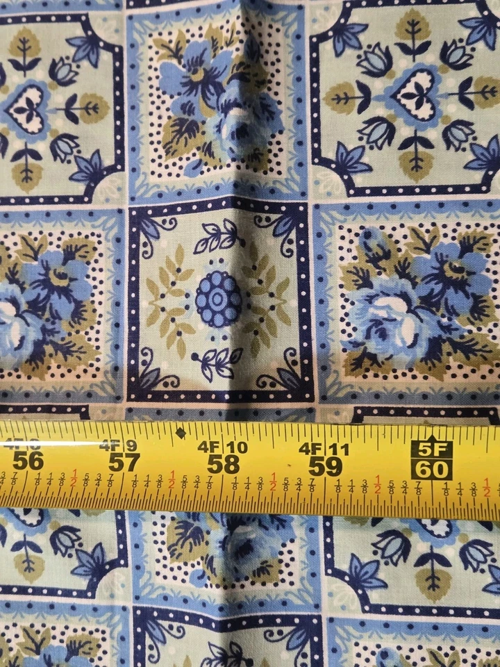 Vintage Pennsylvania Dutch 1950s 60s Patchwork Cotton Fabric 1.5 Yds Blue Rose - Image 4 of 4