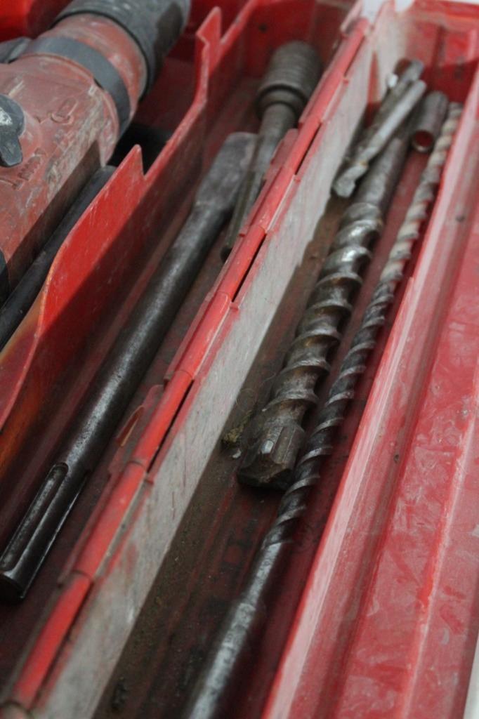 Hilti TE 56 ATC Rotary Hammer Drill With Bits and Hard Case Hilti TE 56 ATC Rotary Hammer Drill With Bits and Hard Case