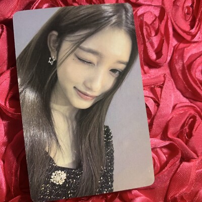 Leeseo IVE Group Ready Seasons Edition Celeb K-pop Girl Photo Card Wink