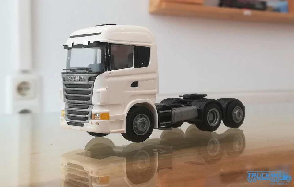AWM AUTOMODELLE GMBH AWM Scania R09 Highline weiß 8519.51