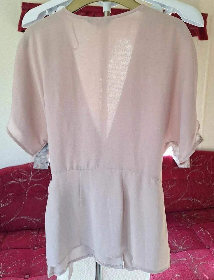 NUEVO LOOK TOP CAMISA MANGA CORTA ESTILO ALA DE MURCIÉLAGO CON CORREA. TALLA 10.Rosa Polvo. Foto 2 de 4