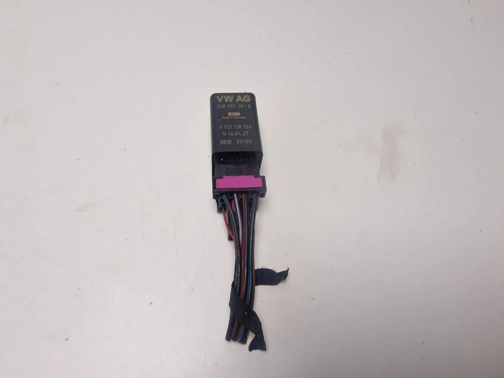 Volkswagen PASSAT B6 2007 Glow plug pre heat relay 038907281B  