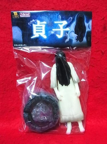 Sofubi Marmit 329186 Sadako GID - Picture 2 of 3