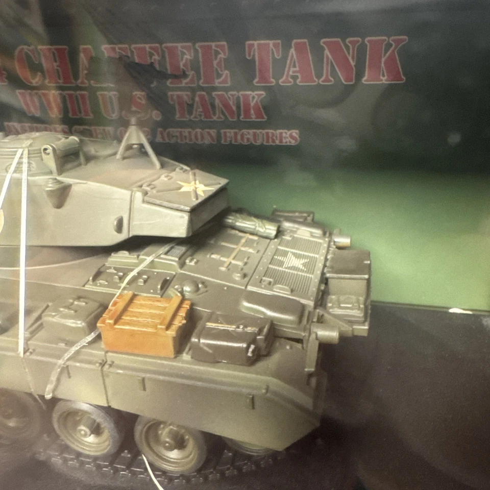 Ultimate Soldier/Motorworks 1:32 M-24 Chaffee Tank W/2 Crewmen - Image 4 of 4