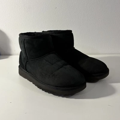 UGG Classic Mini II