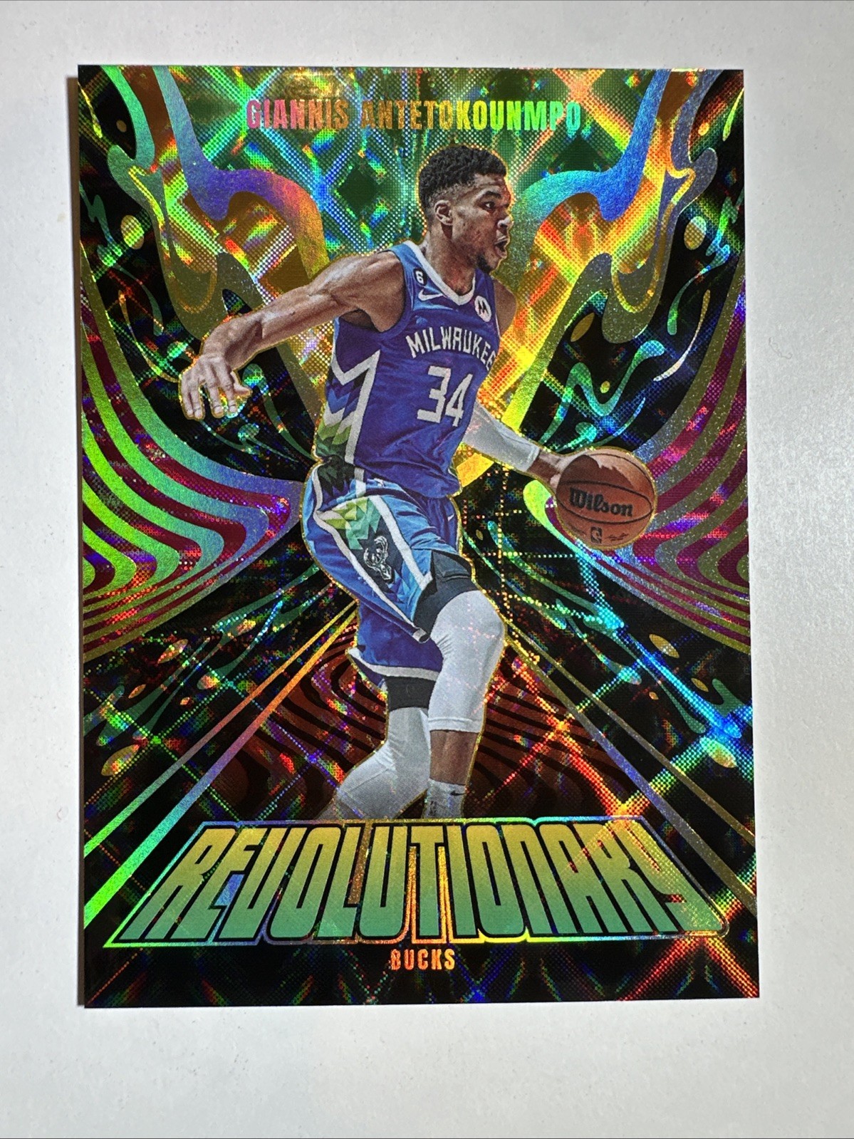 GIANNIS ANTETOKOUNMPO 2023 Panini Revolution Revolutionary SSP RARE CASE HIT