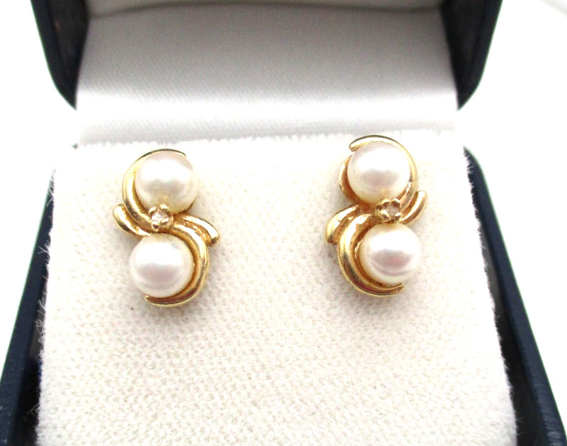 14K Yellow Gold Pearl Diamond Earrings [E351]