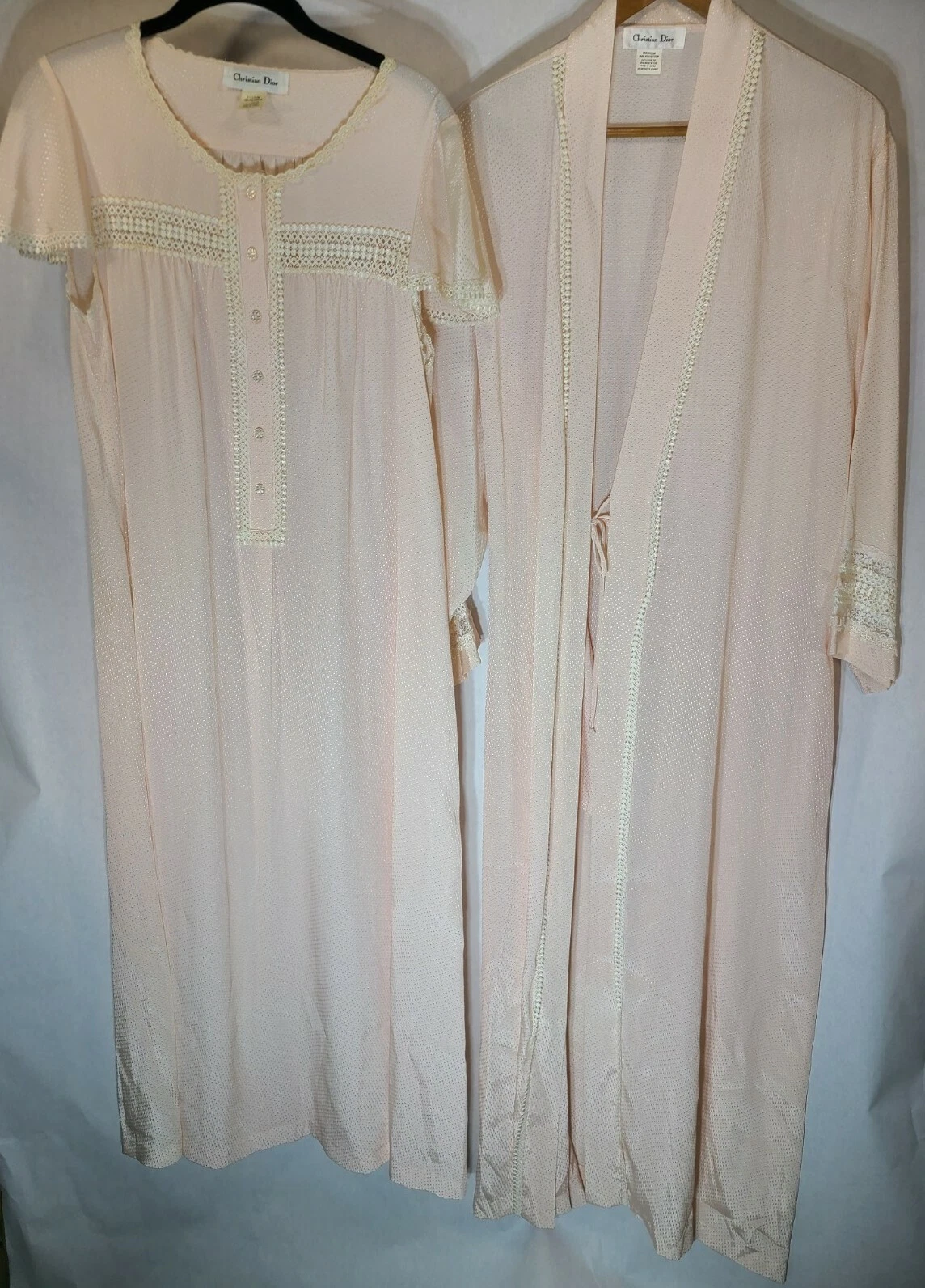 Robe de nuit vintage satinée longue dentelle rose pâle peignoir 80