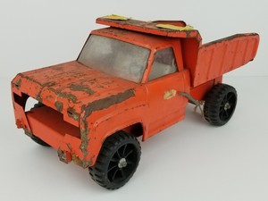orange tonka truck