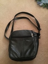 Crossbody/Shoulder Bag Travel Organizer Black Pockets