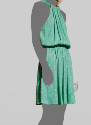 in the mood for love green dress a mini analysis of maggie cheung's costumes in in the mood for love (2000) since there is actually little dialogue, the film relies on fashion to do the storytelling, to express