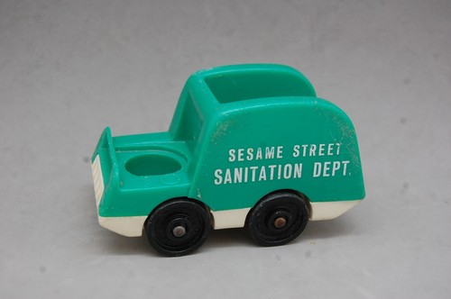 Fisher Price Lil People Sanitation Garbage Truck Plastic 4" Green Vehicle Vintag