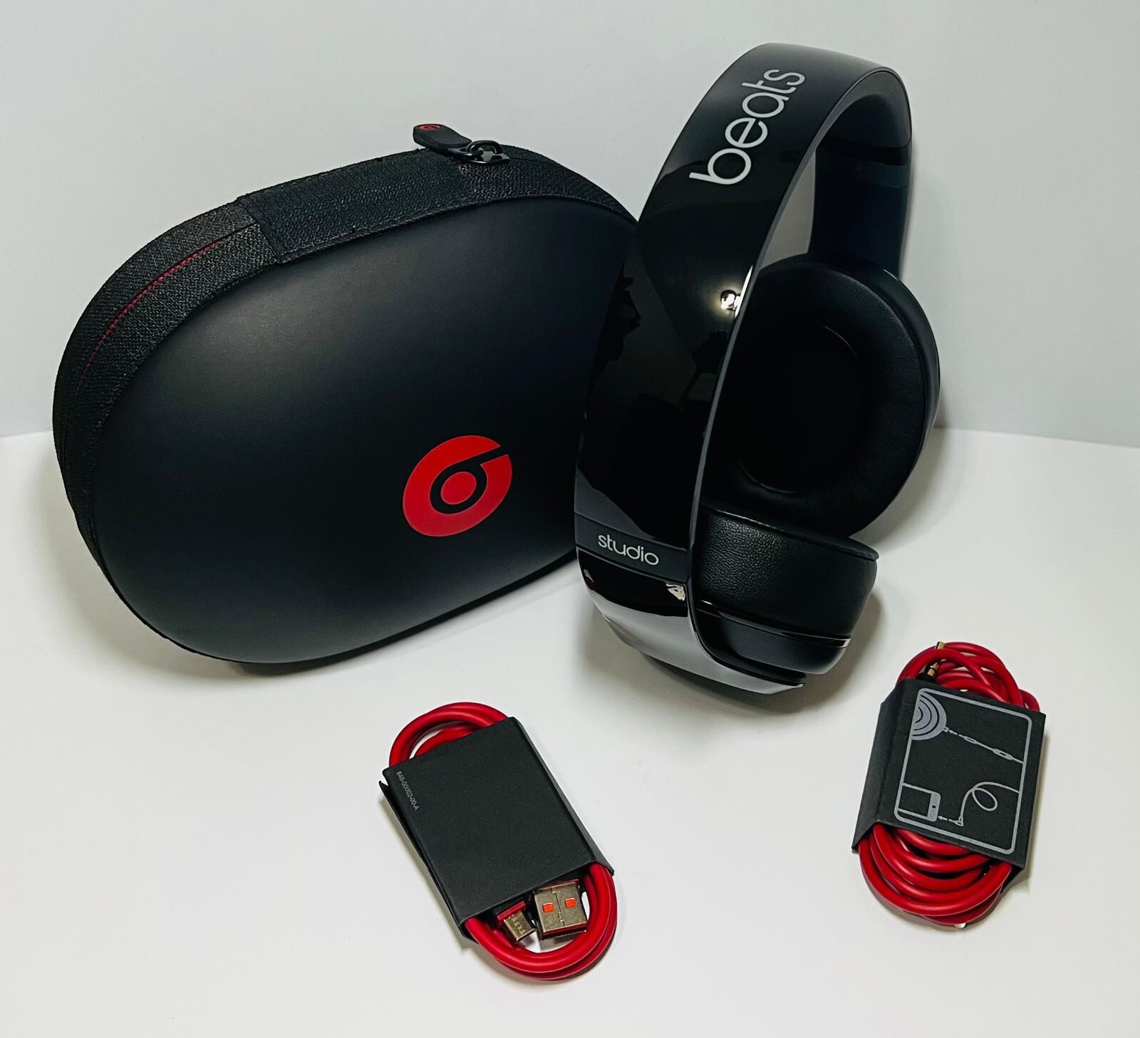 Beats by Dr. Dre Studio 2.0 ✅️Wired On-Ear headphones Black(NOT WIRELESS)