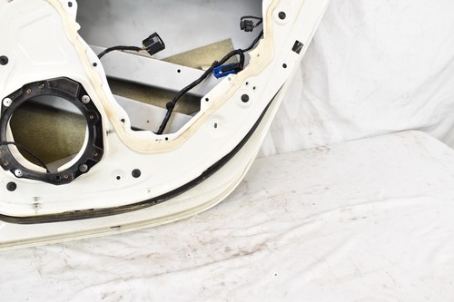 ๐ OEM 2014-2021 Maserati Ghibli M157 Rear Right Door White 6730008304 - Picture 17 of 18