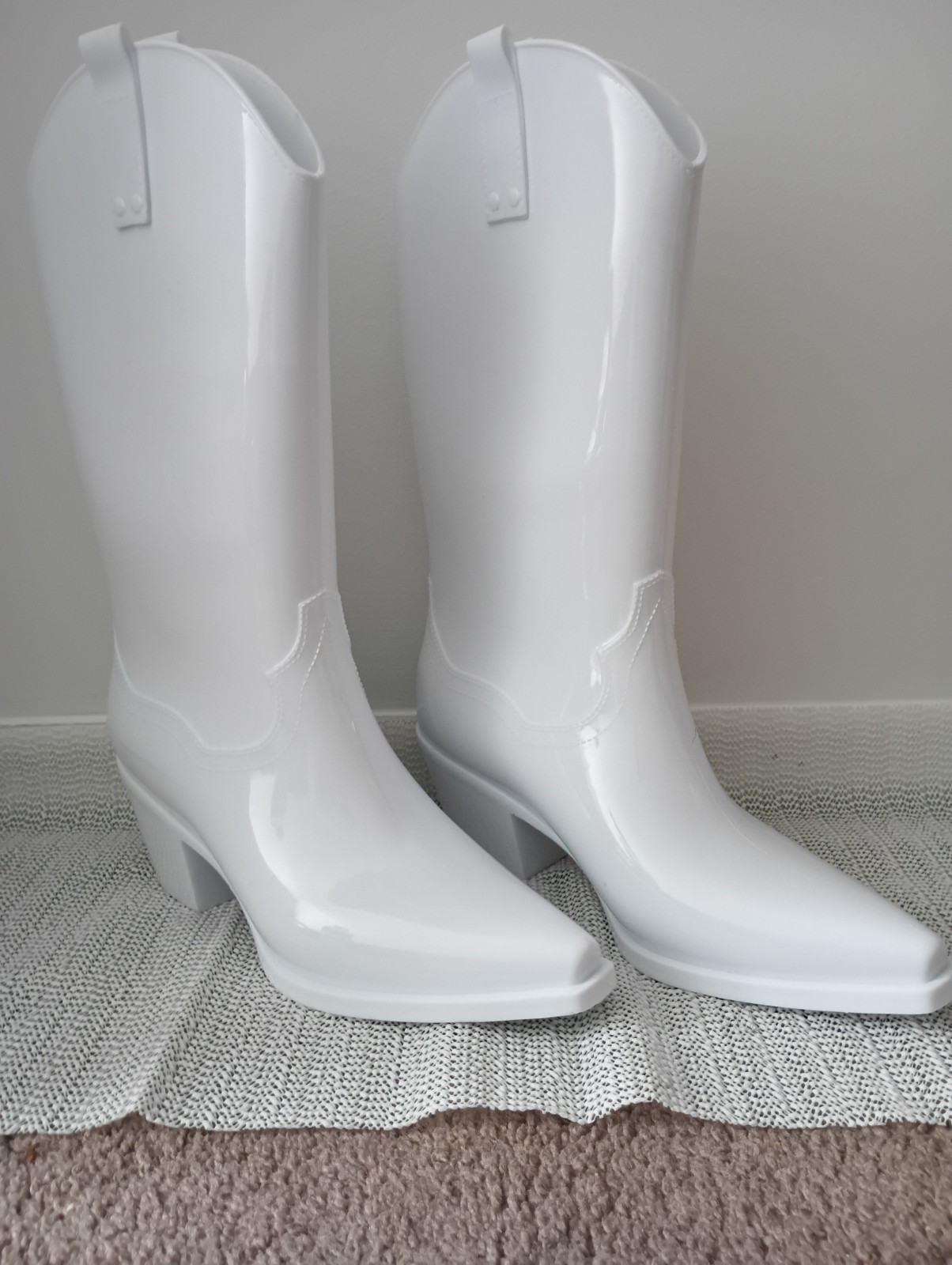 STEVE MADDEN Cowboy Calf High Rain Boots Womens White Size 9