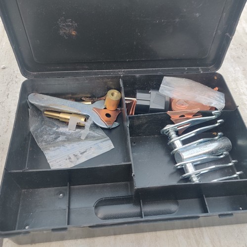 ‎VEVOR G90E Spot Welding Dent Puller  Stud Welder Repair Machine Kit 110-Volt - Afbeelding 13 van 19