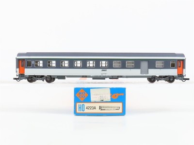 HO Scale Roco 4223A SNCF French National 2nd Class Passenger Car #267-5