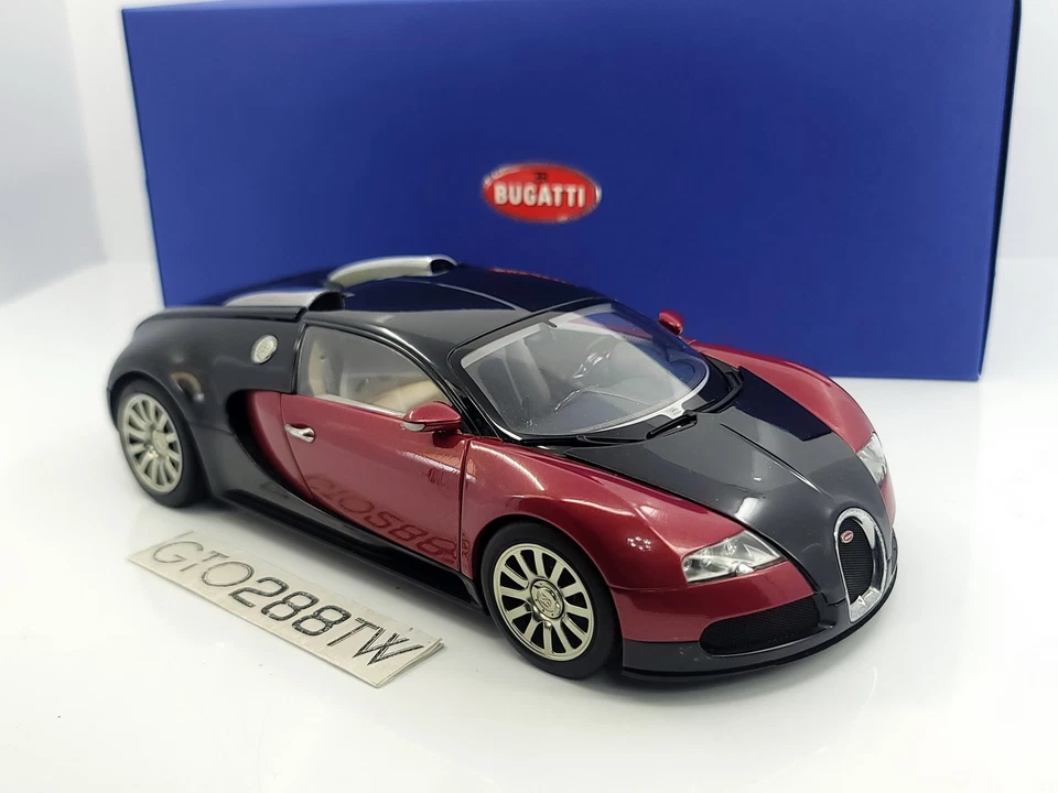AUTOart 1:18 scale Bugatti EB 16.4 Veyron Production Car(Blackl/Red) #70906 - Image 4 of 4